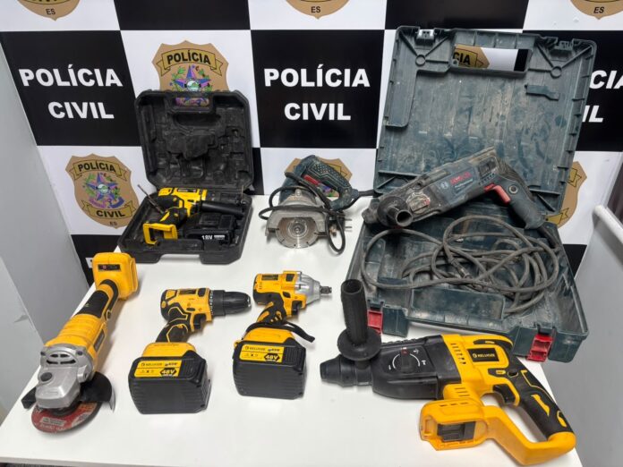 Dois homens são presos em flagrante suspeitos de furto em obra em Pinheiros