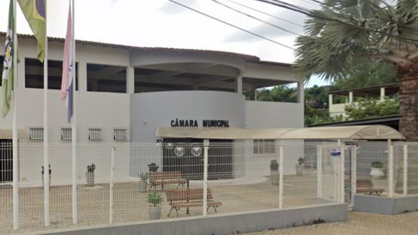 Juiz revoga restrições por importunação contra vereador, mas mantém apuração por ato obsceno em São Domingos do Norte