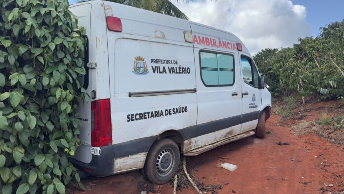 Ambulância de Vila Valério é furtada na madrugada e achada danificada em área de mata