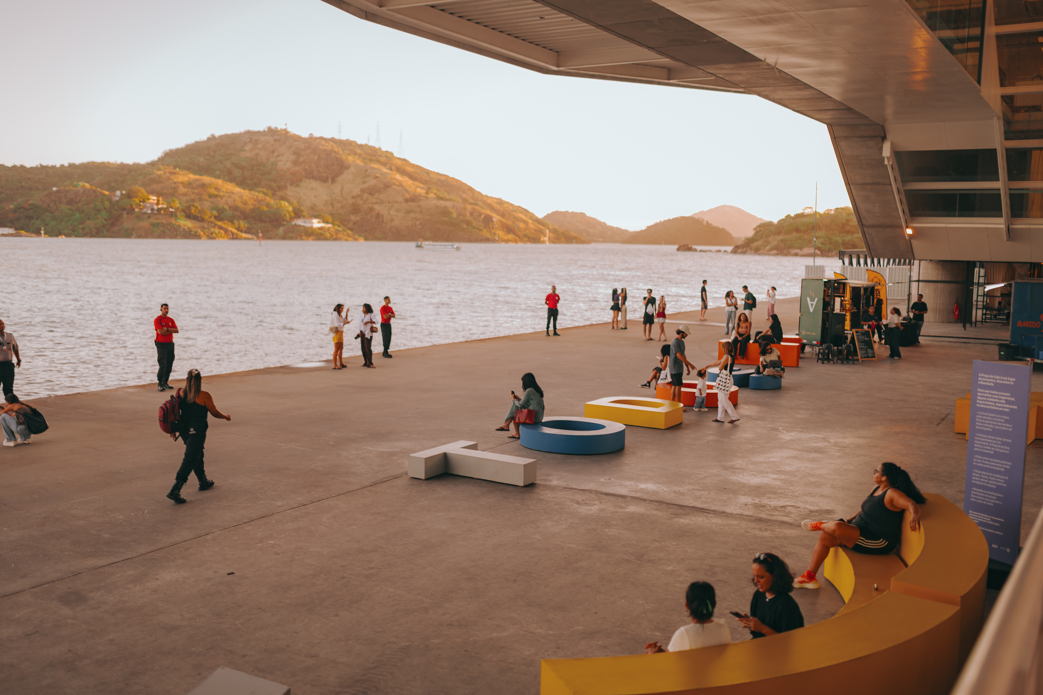 Circuito Cais transforma a Praça do Cais das Artes em espaço de cultura, convivência e lazer aos finais de semana