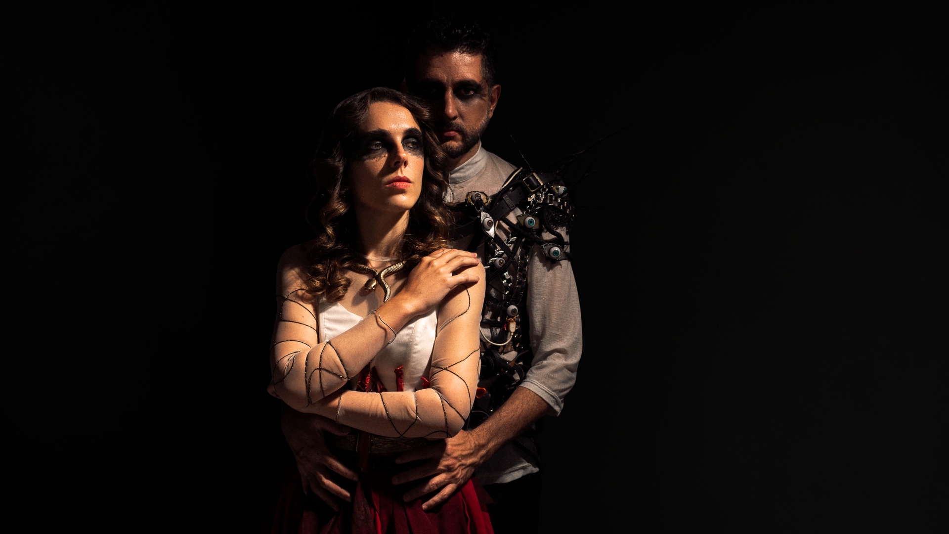 Peça ‘Capitu e Bentinho’ retorna ao Theatro Carlos Gomes