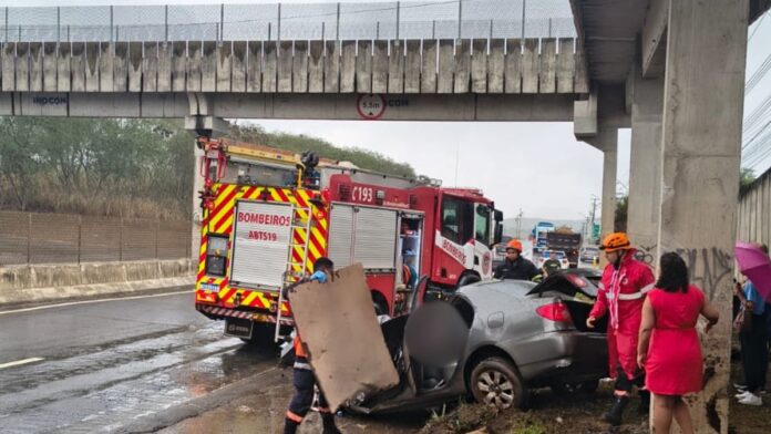 Acidente de carro deixa um morto na manhã dessa terça-feira em Cachoeiro de Itapemirim