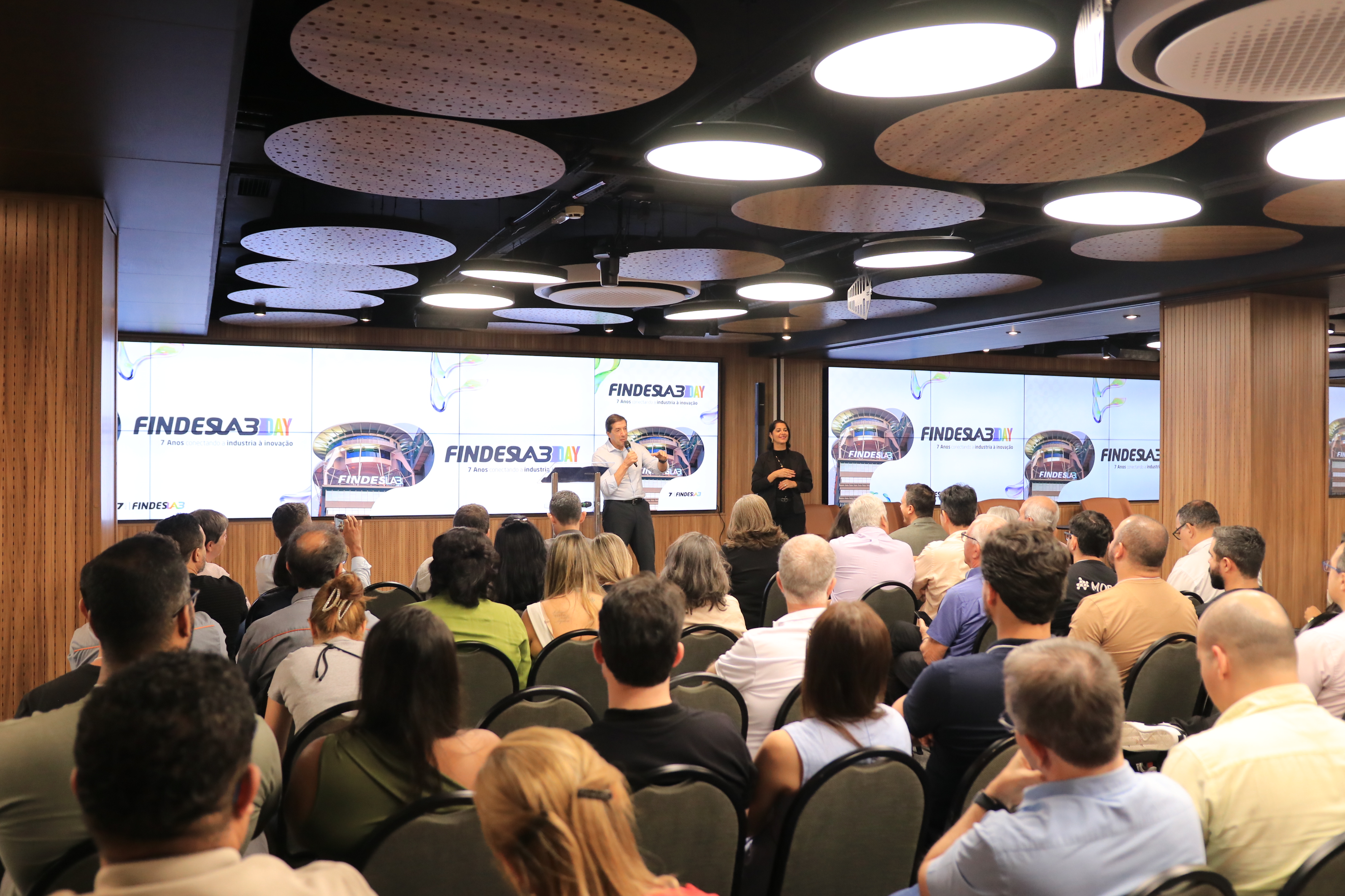 Diagnóstico gratuito do FINDESLAB vai orientar empresas no uso da IA para ganhar eficiência e competitividade