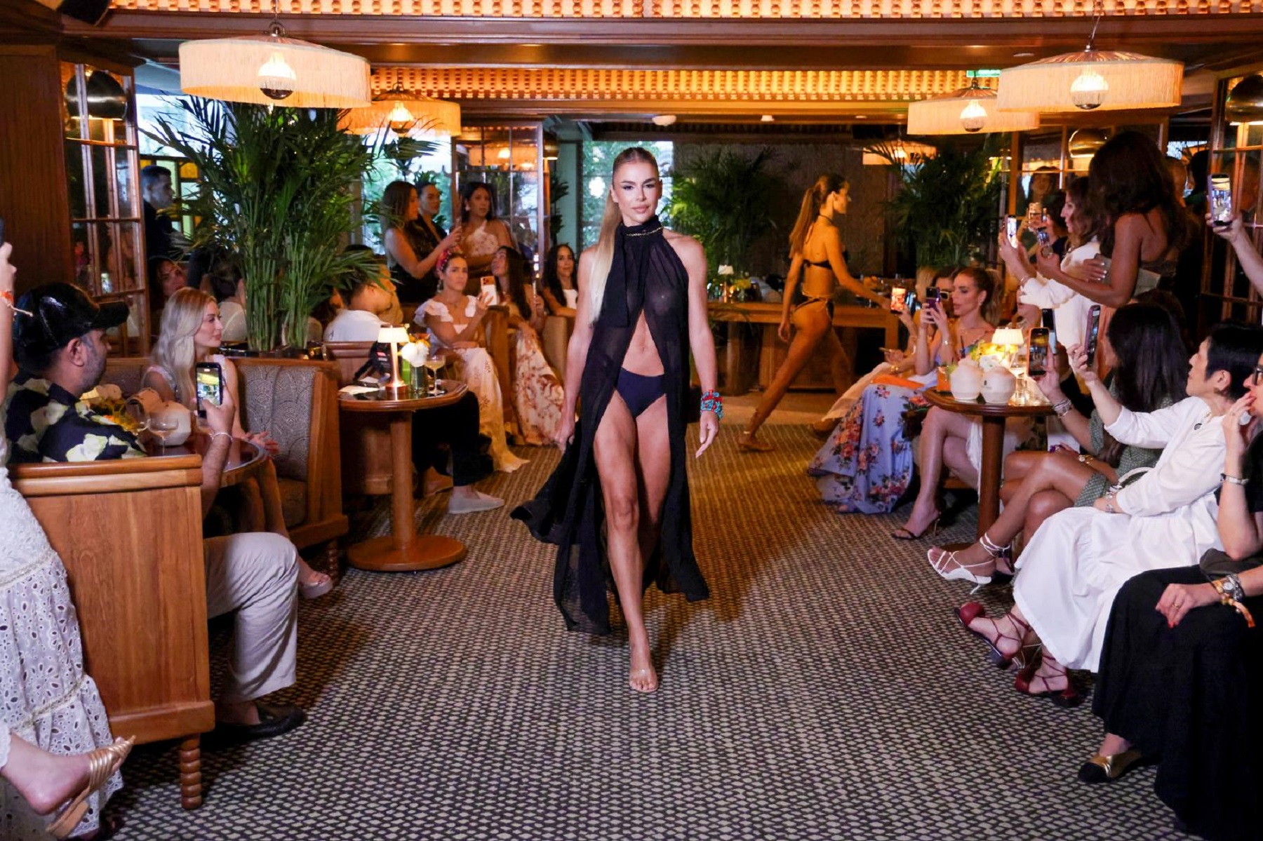 Sinesia Karol inaugura primeira loja em Vitória e apresenta Coleção Verão 2027