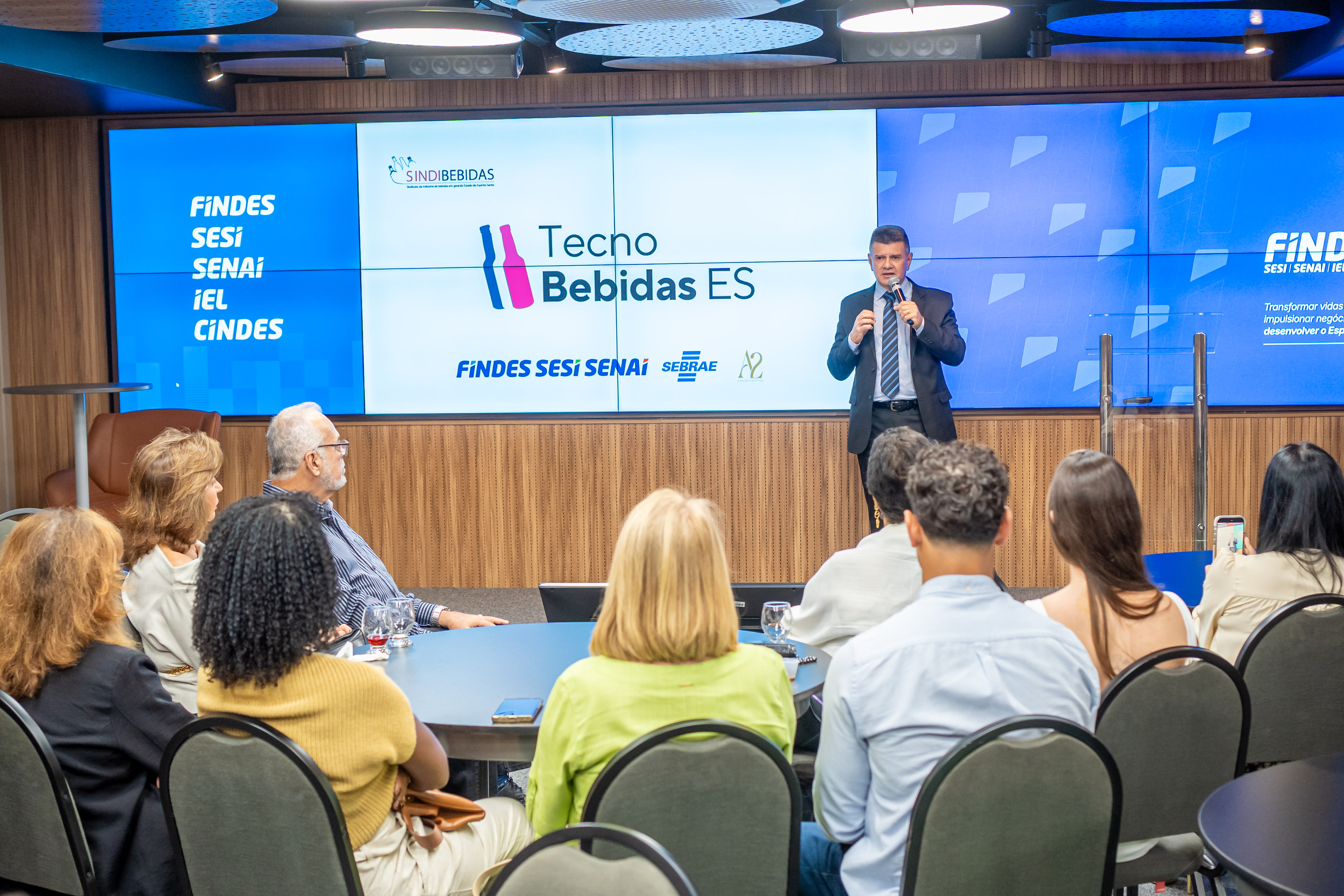 Sindibebidas presta homenagem póstuma a Sérgio Rodrigues da Costa e empossa novo presidente 