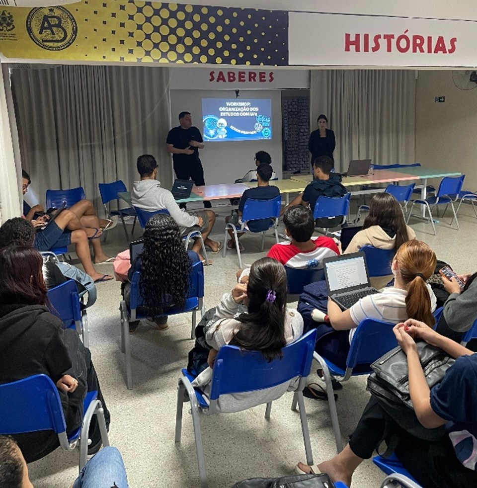 Workshop orienta estudantes sobre uso de Inteligência Artificial na organização dos estudos em Águia Branca