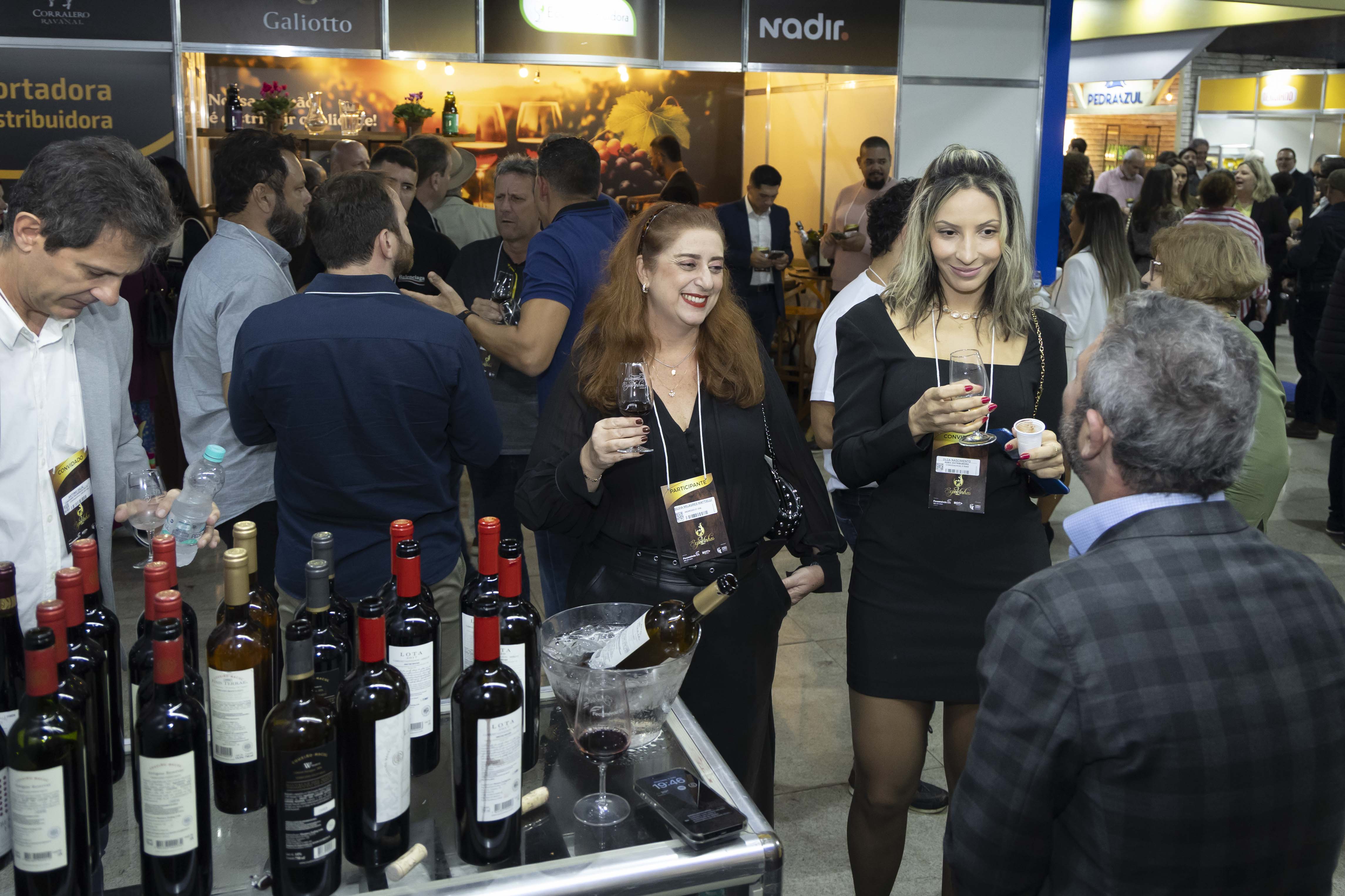 Mais antiga feira de vinhos do país, ExpoVinhos Vitória terá estreias internacionais, degustação de 1,4 mil rótulos e premiação dos melhores vinhos