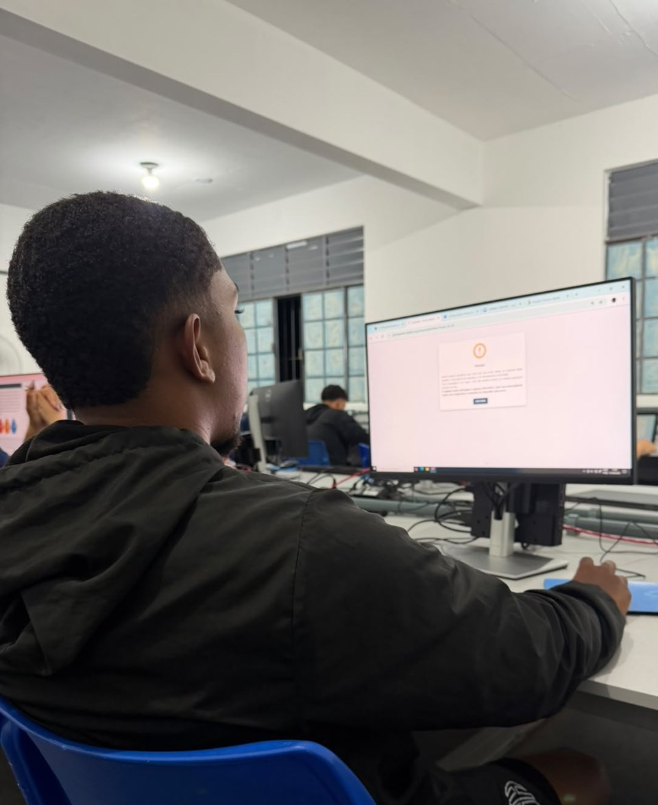 Estudantes de Águia Branca se preparam para representar escola em Olimpíada Nacional de Administração