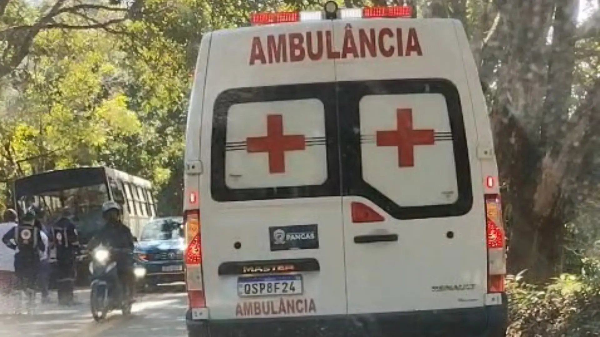 12 crianças ficam feridas após acidente com ônibus escolar em Pancas