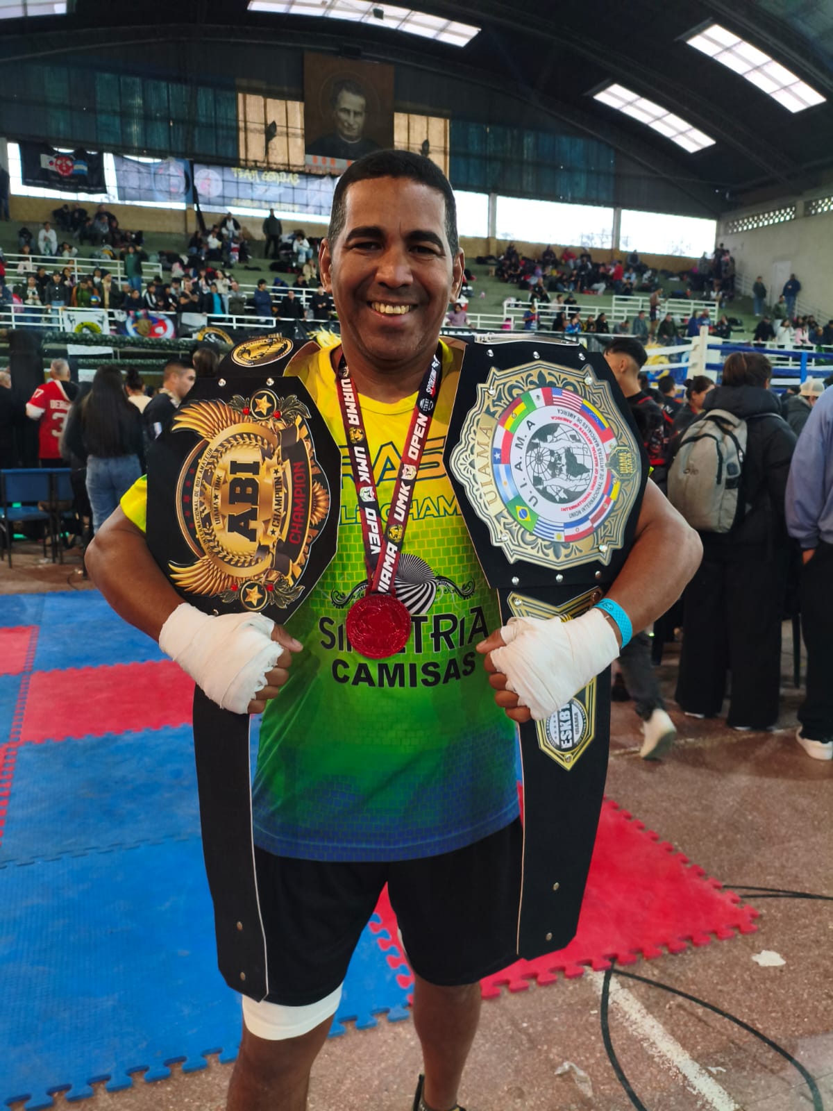 Capixaba campeão mundial de artes marciais retorna ao Espírito Santo após conquista na Argentina