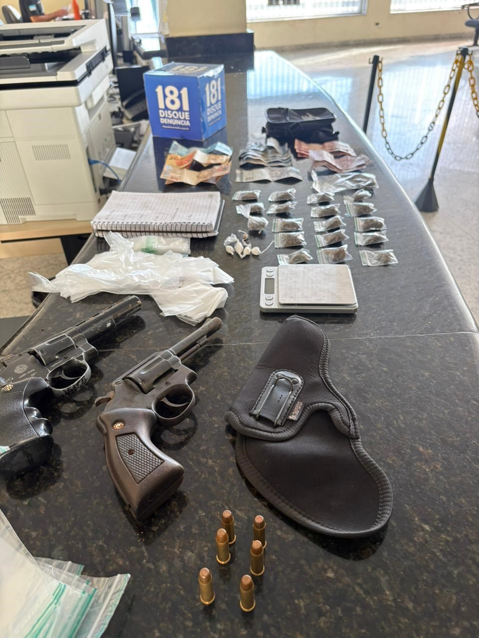 PCES realiza operação em Linhares e prende suspeitos de tráfico de drogas e posse ilegal de arma de fogo  