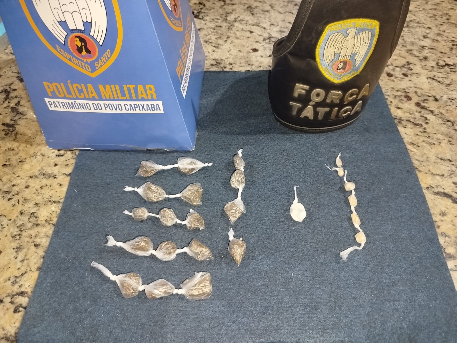 POLÍCIA MILITAR APREENDE DROGAS PRÓXIMO A BAR EM BARRA DE SÃO FRANCISCO