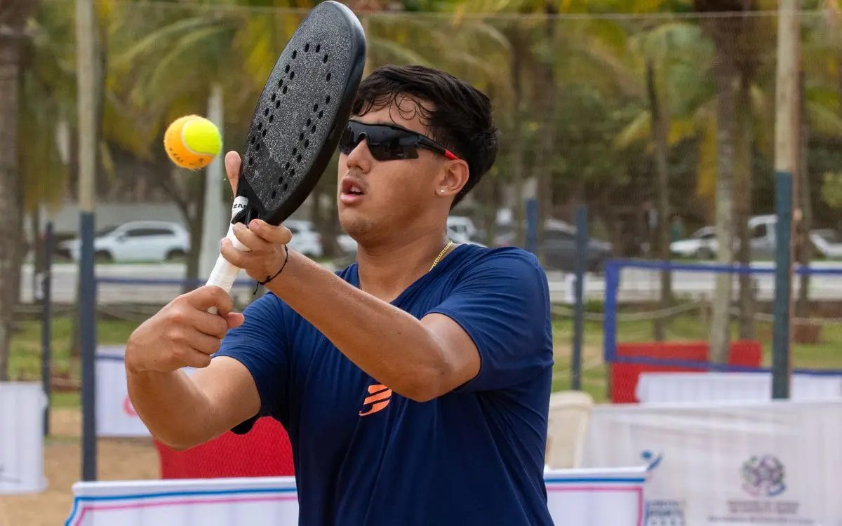 Torneio internacional de beach tennis começa em Vitória