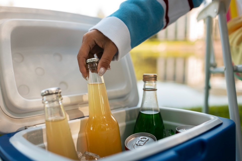 Procon-ES alerta sobre riscos de bebidas adulteradas e emite Nota Técnica para orientar consumidores e fornecedores