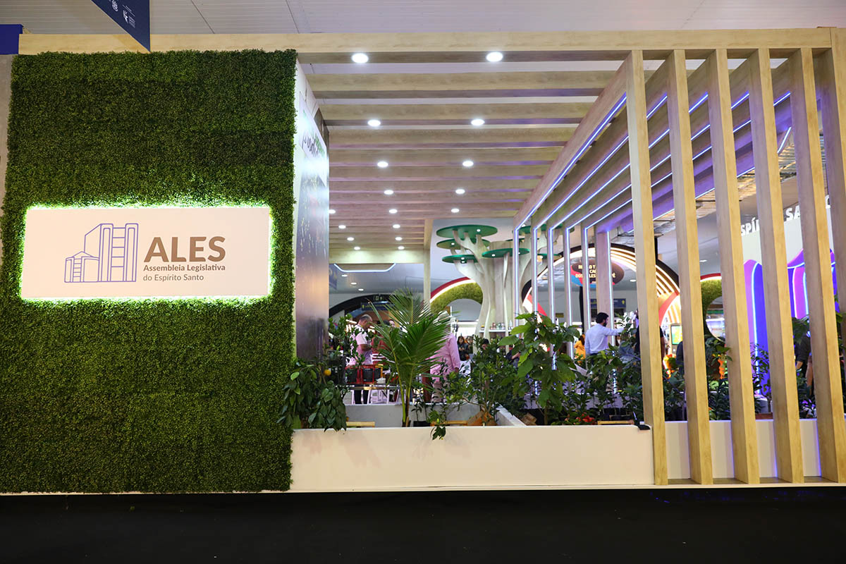 Assembleia leva cultivo do cacau para estande na Feira dos Municípios