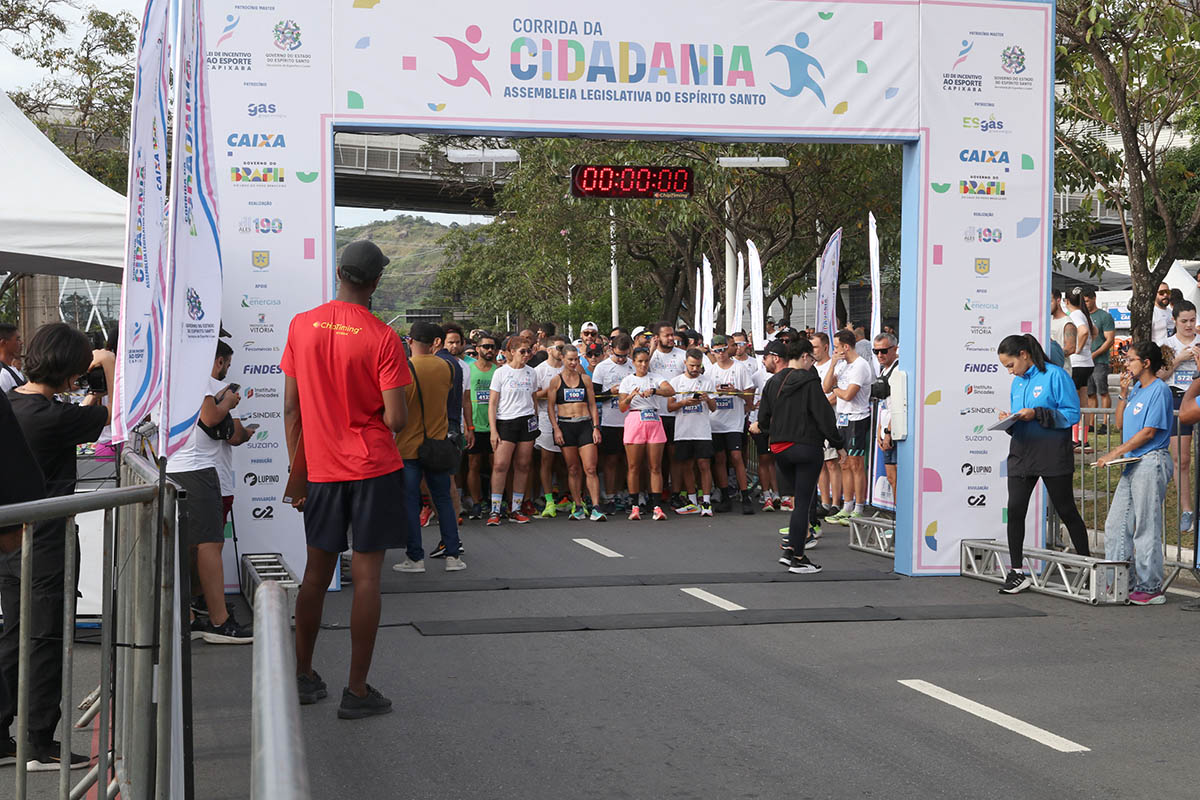 Corrida da Cidadania reúne mais de 2 mil pessoas e celebra 190 anos da Ales