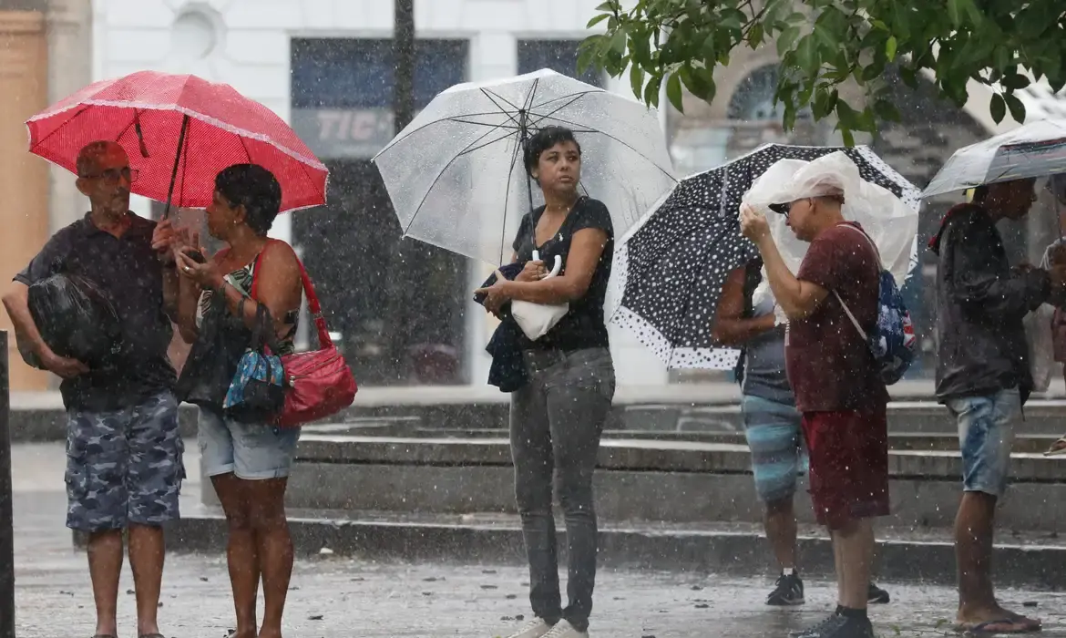 ES tem 47 cidades sob alerta de tempestade