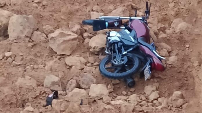 Jovem é encontrado morto perto de moto na zona rural de São Domingos do Norte