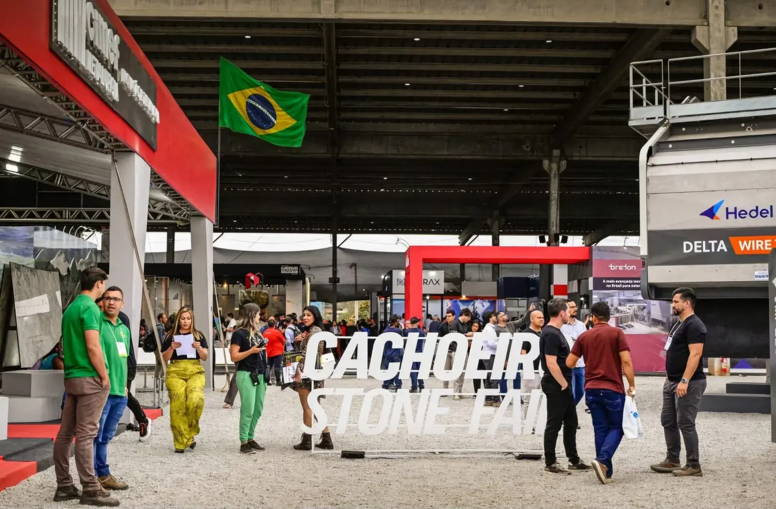 Setor de rochas do ES realiza feira e premia empresas