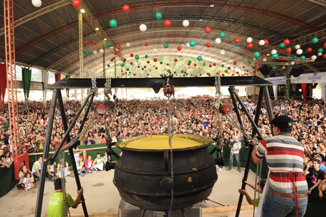 Festa da Polenta se prepara para 2027 com novo Polentão moderno e fortalecimento da cultura em Venda Nova do Imigrante