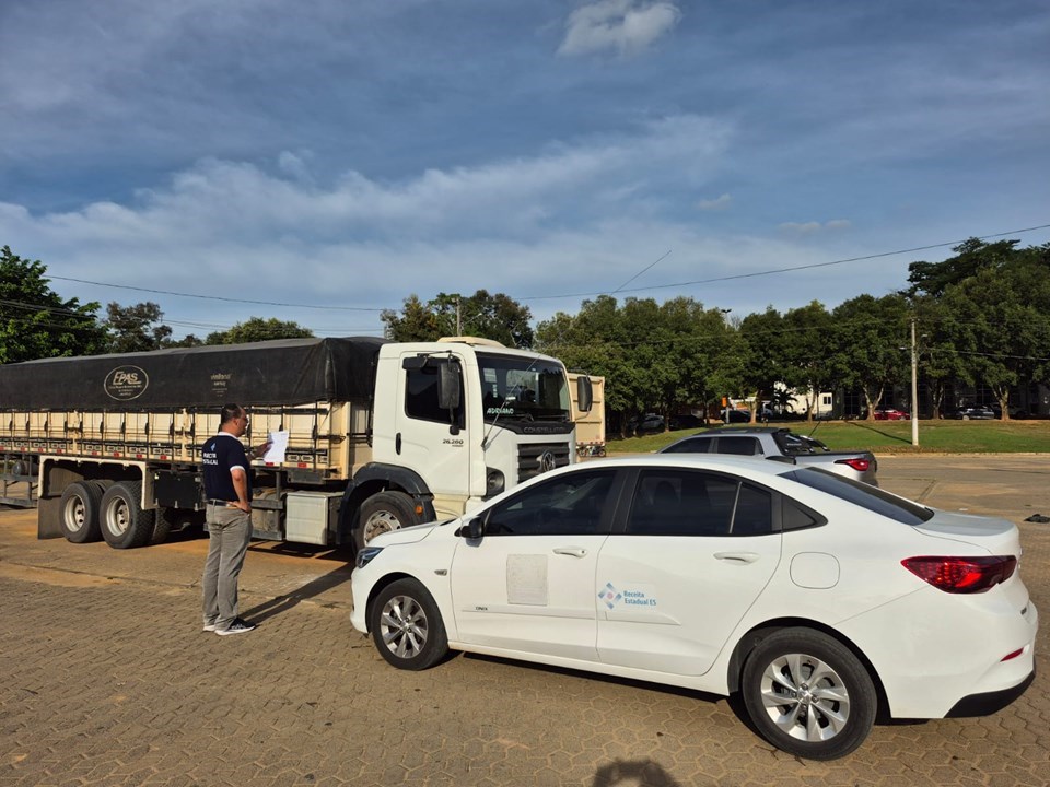 Sefaz flagra transporte irregular de 385 sacas de café no norte do Estado