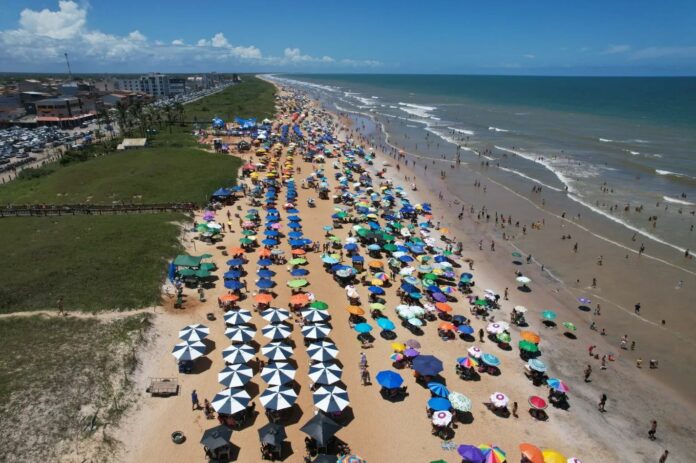 Polícia investiga maníaco que estuprou mulher na frente do namorado em Guriri