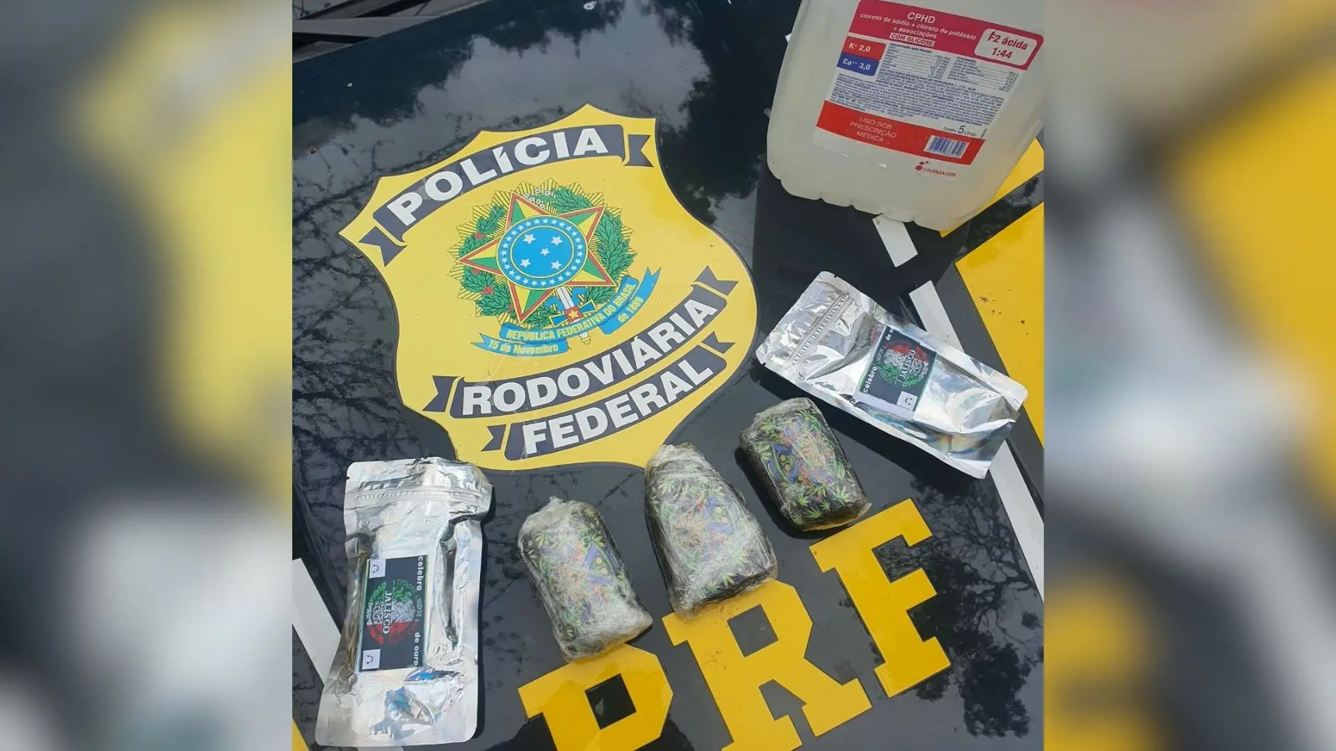Homem é preso com haxixe e lança-perfume durante viagem em família no ES