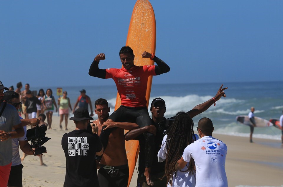 Capixaba conquista título de campeão no Circuito Sul-Americano de Surf