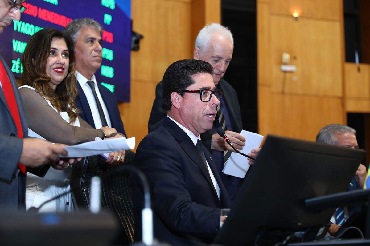 Deputados ressaltam trajetória e lamentam morte de Geovani Silva