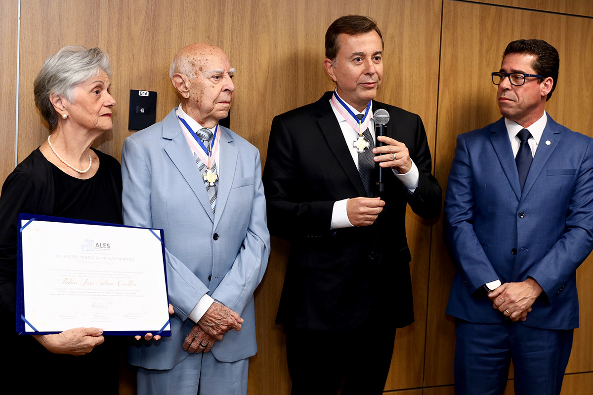 Ales homenageia presidente do Google e anuncia programa de IA