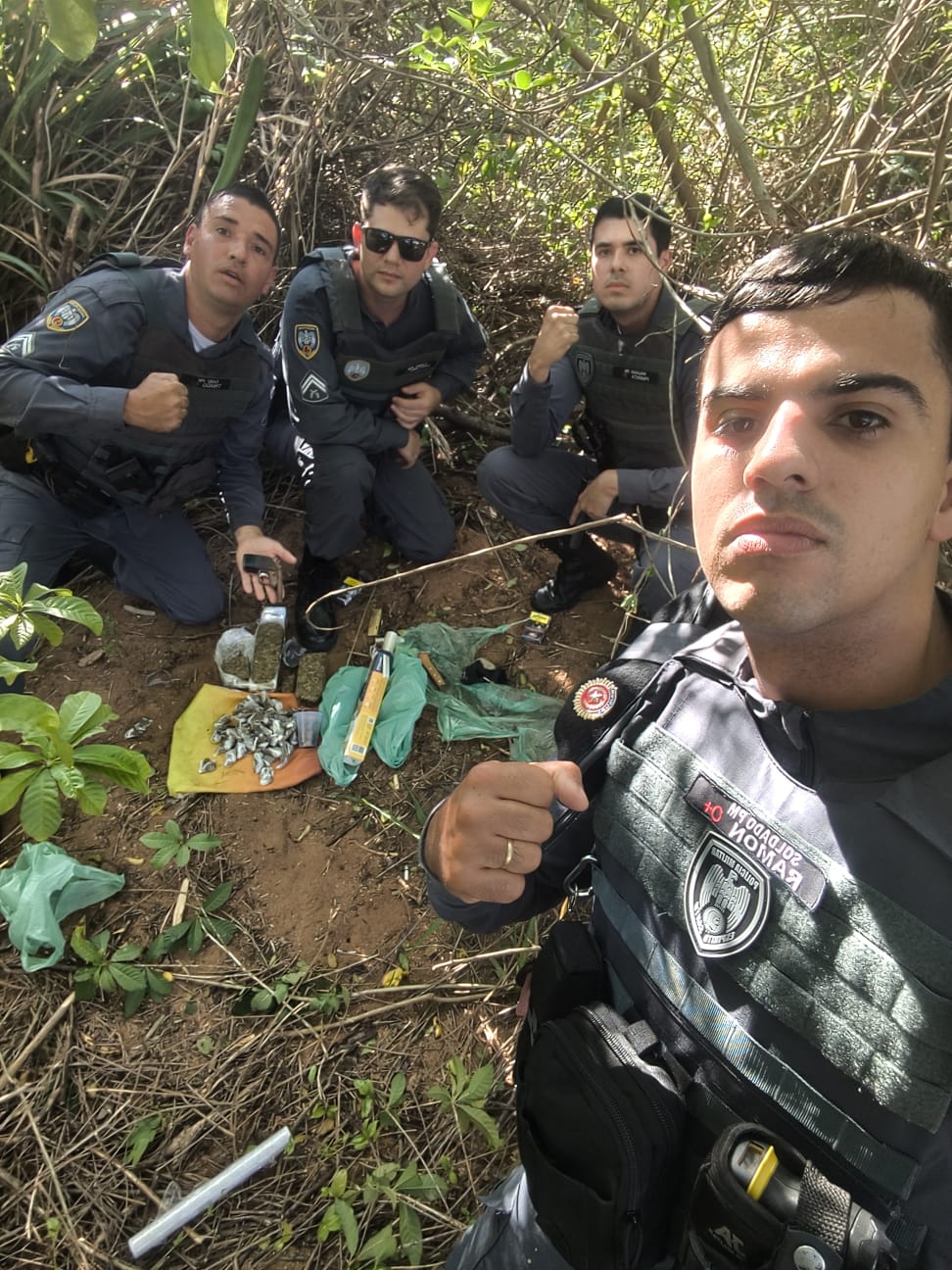 Policiais militares durante a operação
