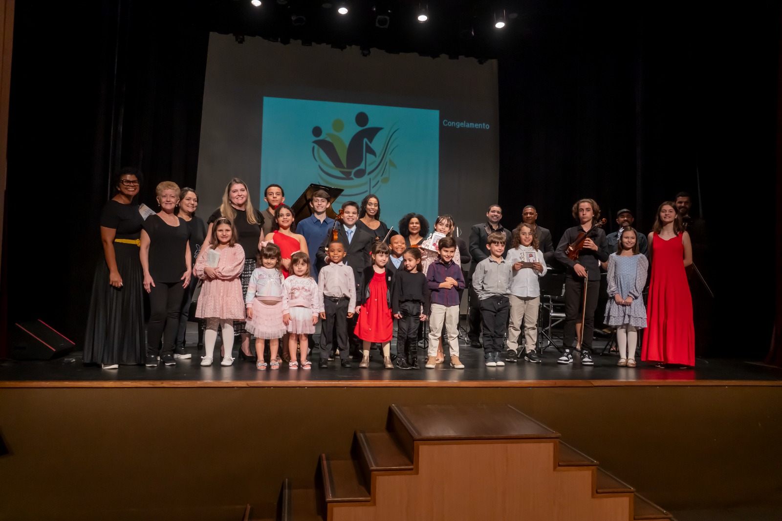 Casa da Música Sônia Cabral apresenta programação diversificada em agosto com literatura, teatro, música, humor e capoeira