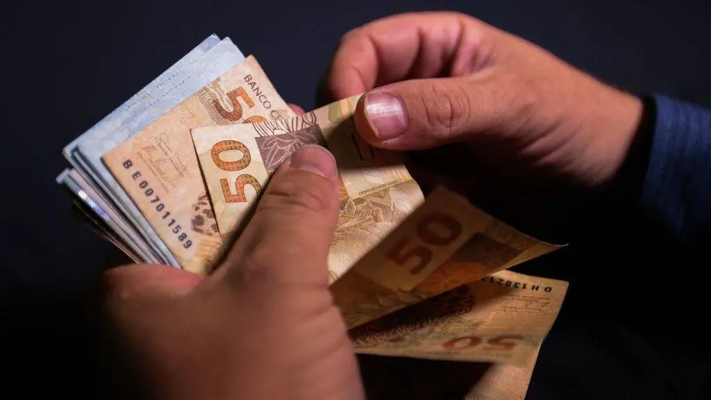 Veja qual deve ser o valor do novo salário mínimo em 2027
