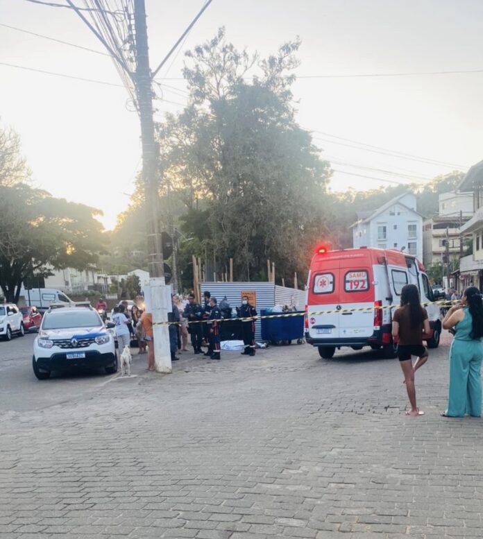 Homem é assassinado a tiros no Centro de Santa Teresa