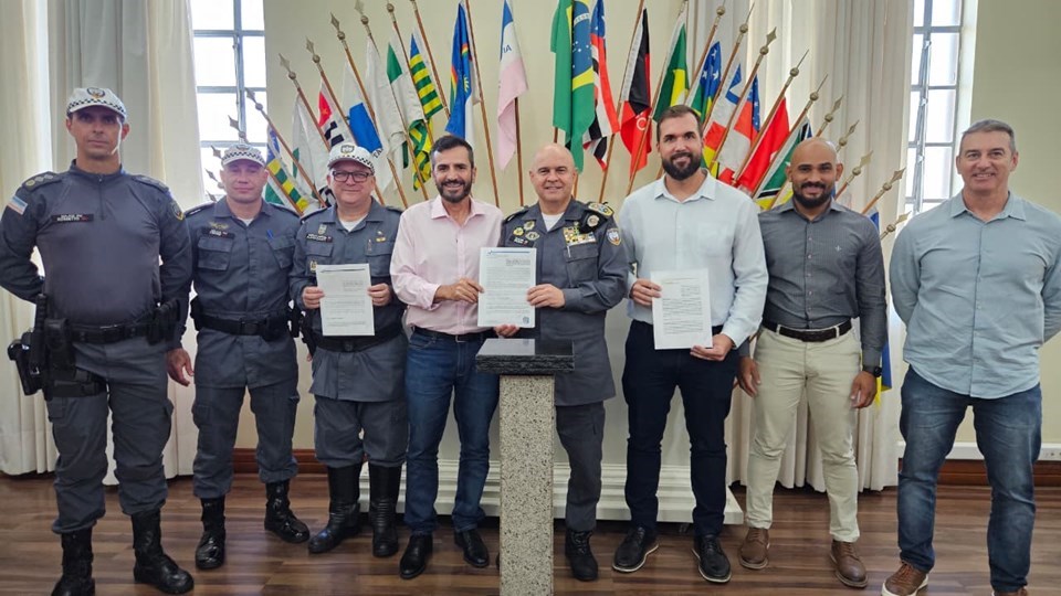 Detran|ES e Polícia Militar formalizam parceria de quase R$ 40 milhões para fortalecer a segurança viária no Espírito Santo