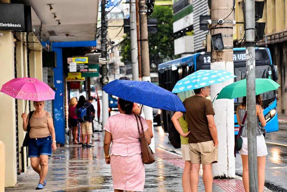 Até quando a chuva e o frio vão continuar no ES? Veja o que diz a previsão do tempo