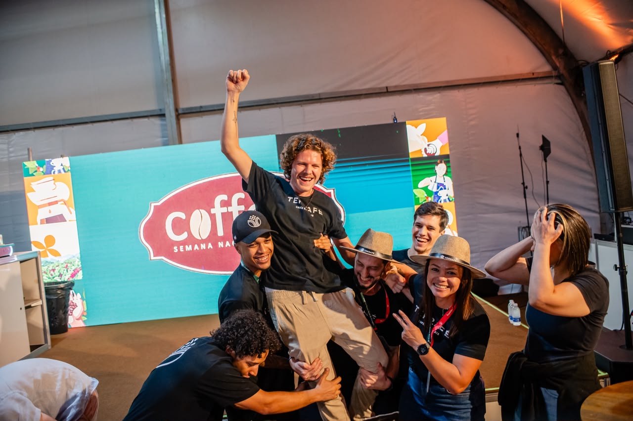 Barista da Terrafé vence campeonato de preparo de café e vai disputar título brasileiro em São Paulo