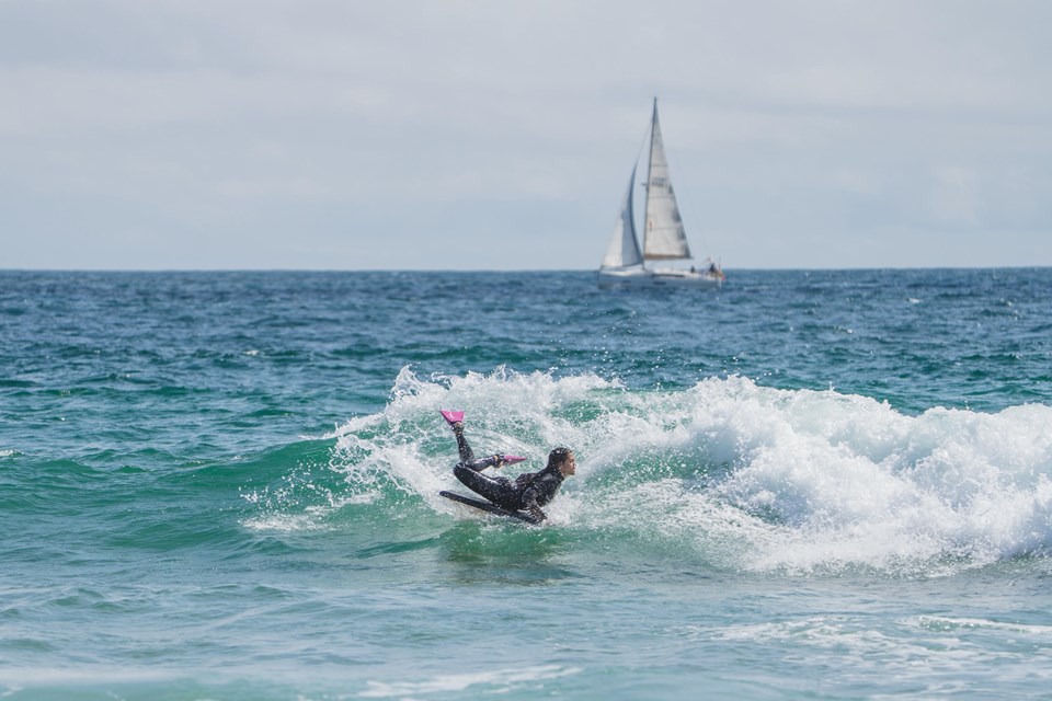 Luna Hardman é campeã da primeira etapa do Circuito Europeu de Bodyboarding, em Portugal