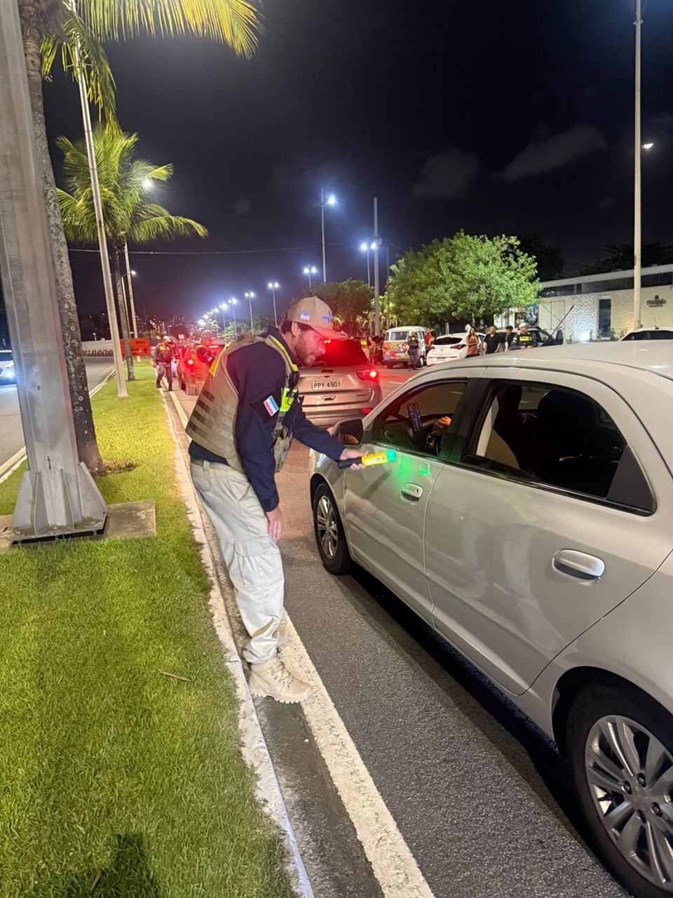 Força pela Vida: Blitz flagra 30 condutores dirigindo sob efeito de álcool e um é preso em Vitória