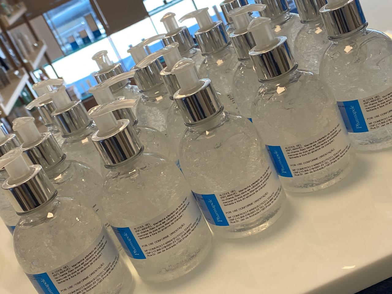 A corrida do álcool em gel ou líquido: veja dicas de recomendações de uso e qual produto é eficaz no combate ao vírus